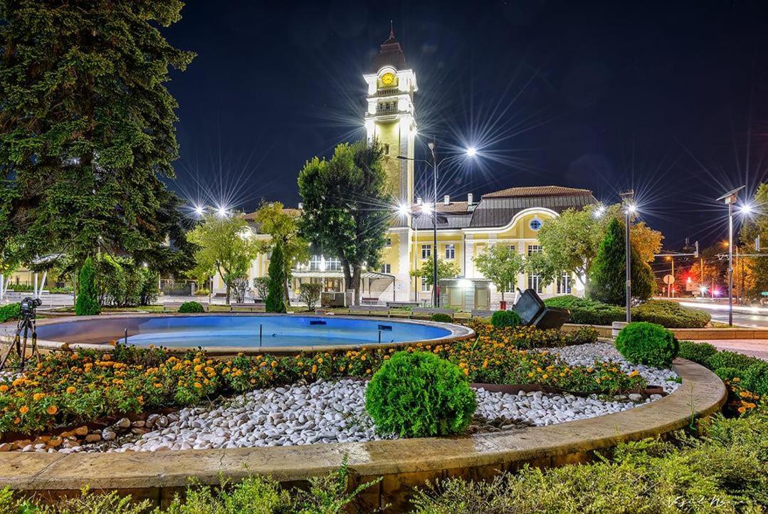 Luxury Versailles Apartments Center Opera Burgas Luaran gambar