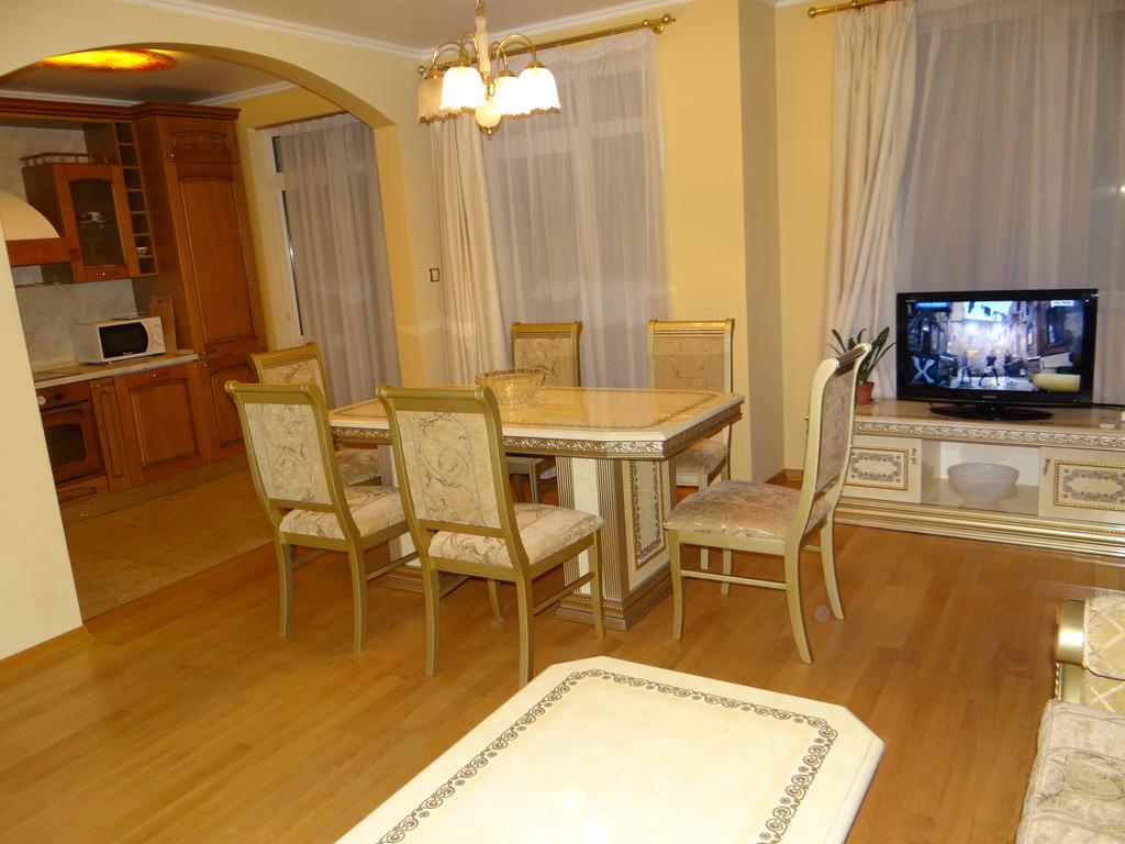 Luxury Versailles Apartments Center Opera Burgas Luaran gambar