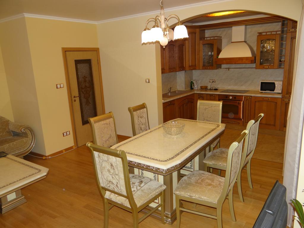 Luxury Versailles Apartments Center Opera Burgas Luaran gambar