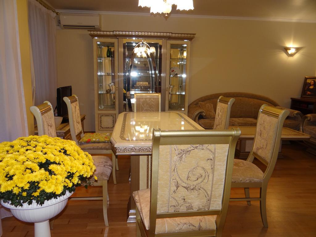 Luxury Versailles Apartments Center Opera Burgas Bilik gambar