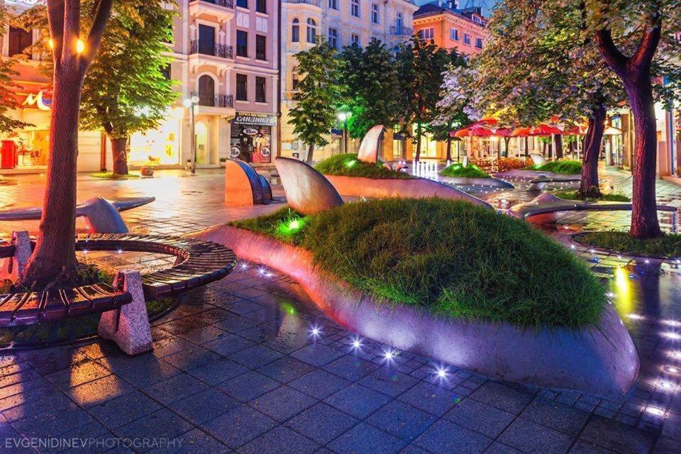 Luxury Versailles Apartments Center Opera Burgas Luaran gambar